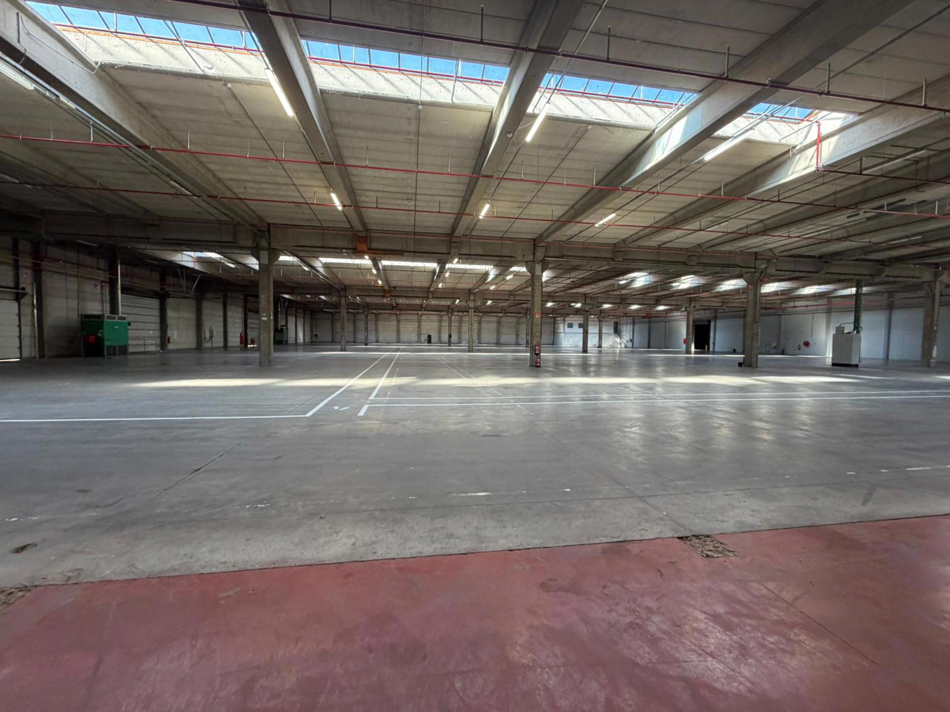 Commercial for rent in Sint-Niklaas - photo 2