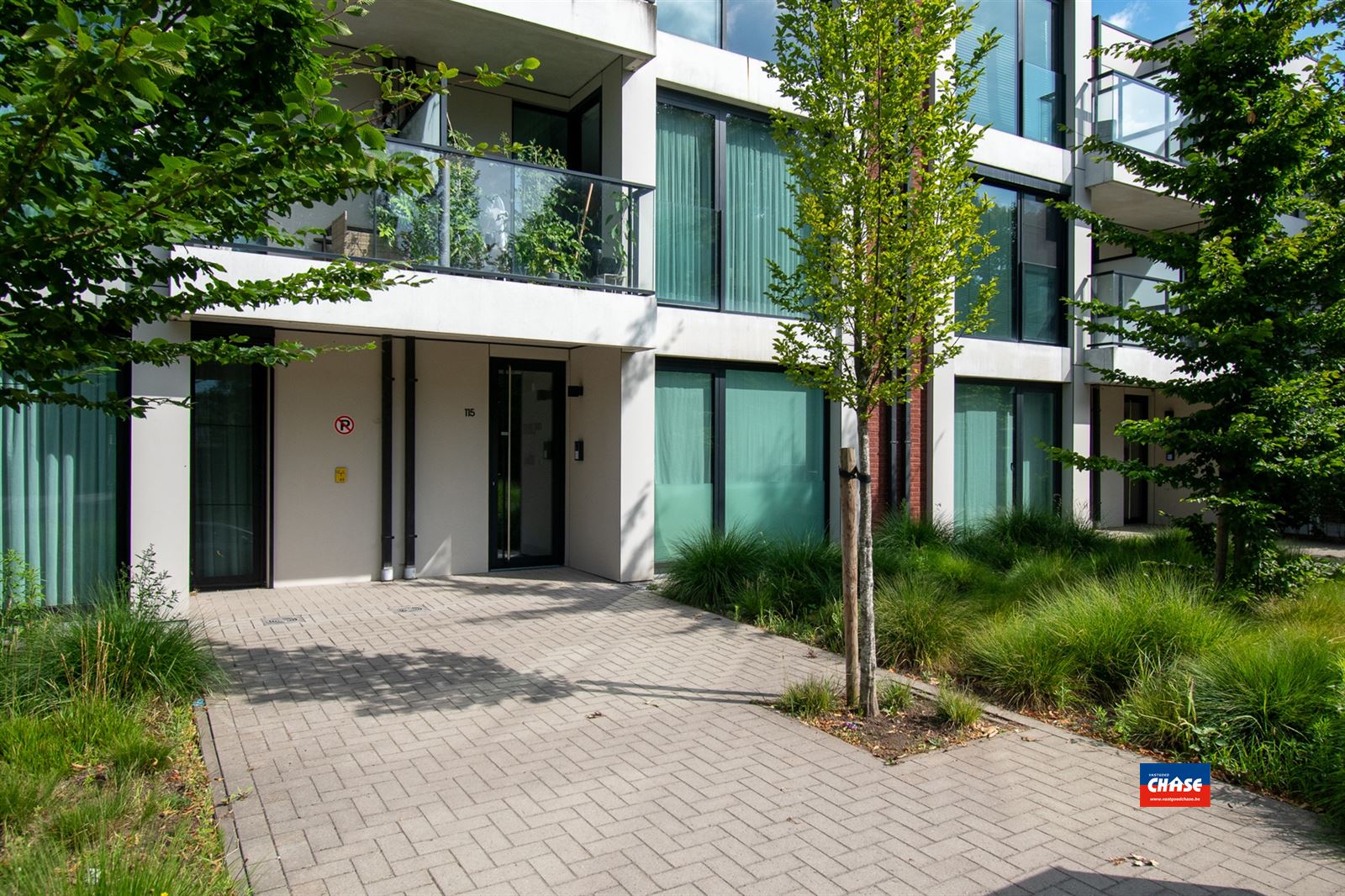 Duplex appartement met 2 slaapkamers, 2 terassen en autostaanplaats - foto 2