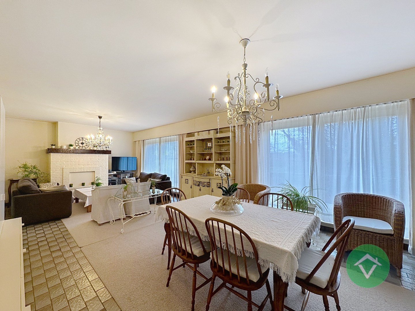 Woning met 4 slaapkamers en garage in centrum van Koekelare - foto 3