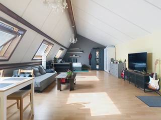 Spacious and energy-efficient roof apartment (127 m²) with large garage for sale in LichterveldeThis well-maintained roof apartment (b. 1993) has a central location in Lichtervelde, near the station and with an easy connection to the E403. With a living area of 127 m², a favourable EPC label B and a compliant electrical inspection, this is an excellent choice for both private living and an interesting investment.Layout of this apartment for sale in Lichtervelde:- Entrance hall with toilet- Bright living space- Kitchen- (Laundry) storage with sink and washing machine connection- 2 spacious bedrooms- Bathroom with bath and double washbasin in furnitureOutside:Pleasant rear terrace with extra outdoor storageVery large garage on the ground floor includedExtra benefits:- Currently rented at €675/month, also ideal for investors- Energy efficient thanks to EPC label B- Compliant electrical installation- Equipped with a recent air conditioning installation- Small-scale residence with low communal costsA spacious and well-maintained apartment with a strong combination of comfort, accessibility and investment potential.Register of measures: no