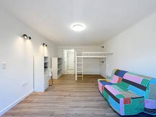 ETTERBEEK, aan de rand van het Jubelpark en zijn vele en diverse voorzieningen (winkels, vervoer, restaurants, ...), mooie halfgemeubileerde...