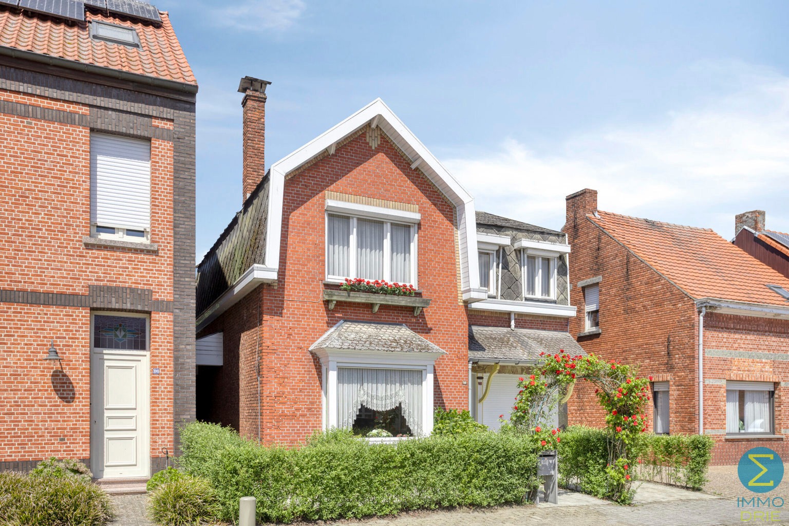 Charmante en ruim ingedeelde woning met vier slaapkamers  - foto 1