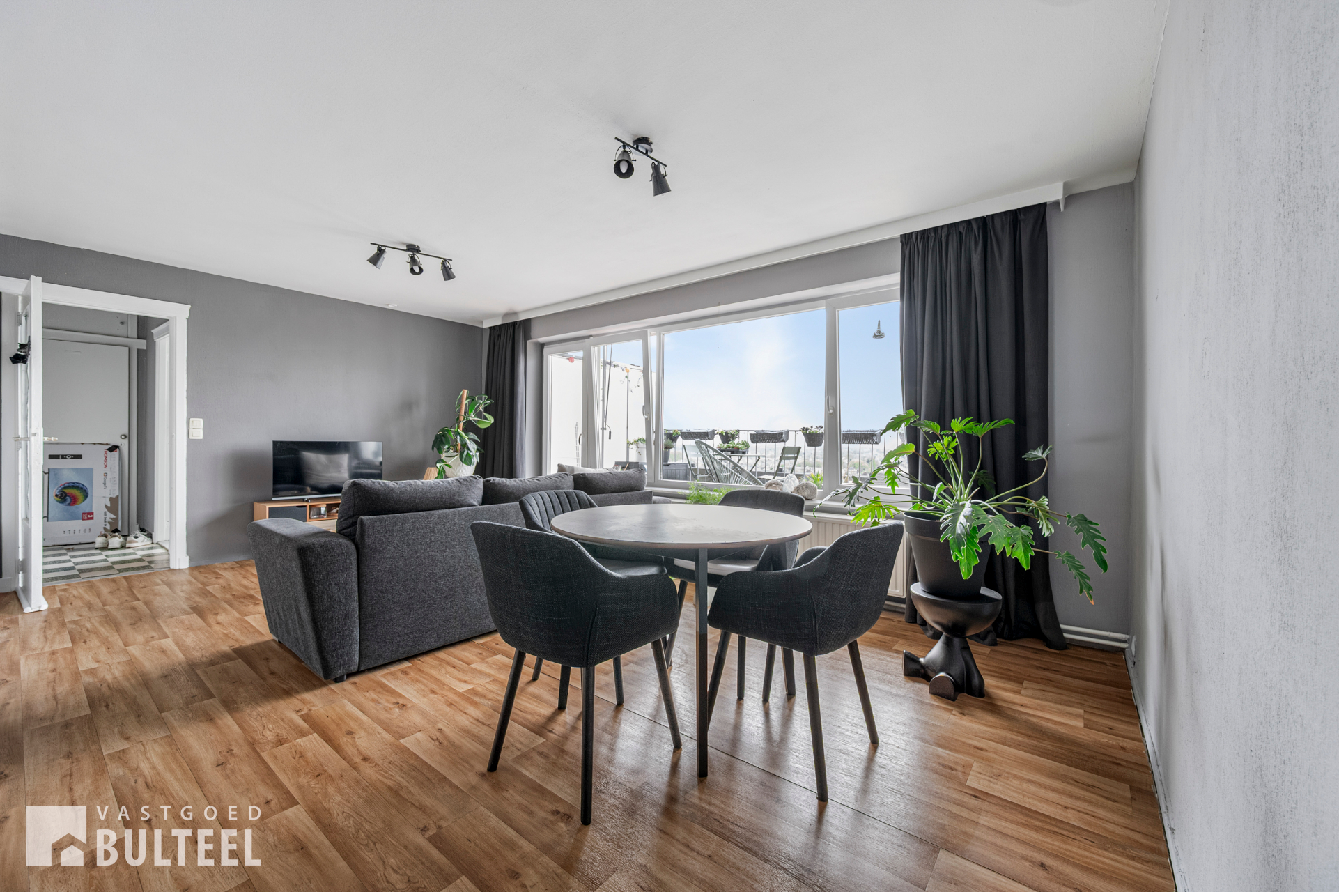 Op te frissen appartement met 1 slaapkamer en groot terras. - foto 4