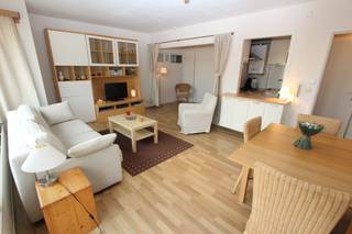 Nieuwpoort : Instapklare studio met slaaphoek met zicht op zeeIn het centrum van Nieuwpoort-bad, nabij de zeedijk en winkelstraat, gelegen op de 5e...