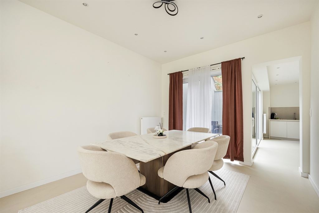 Kwalitatief gerenoveerd huis met 6 SLK - foto 4