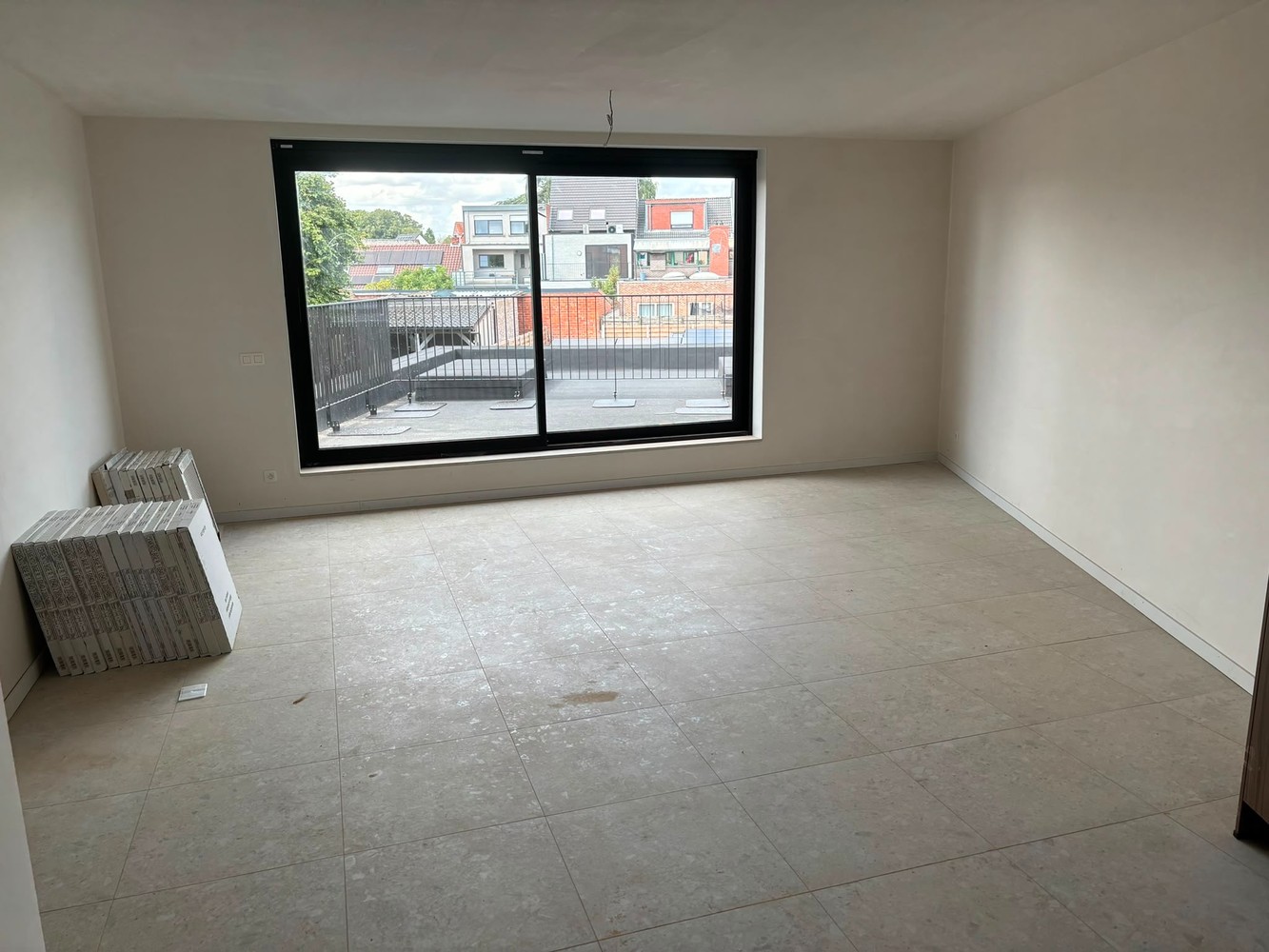 Nieuwbouwappartement op de eerste verdieping met 2 slaapkamers ! - foto 4