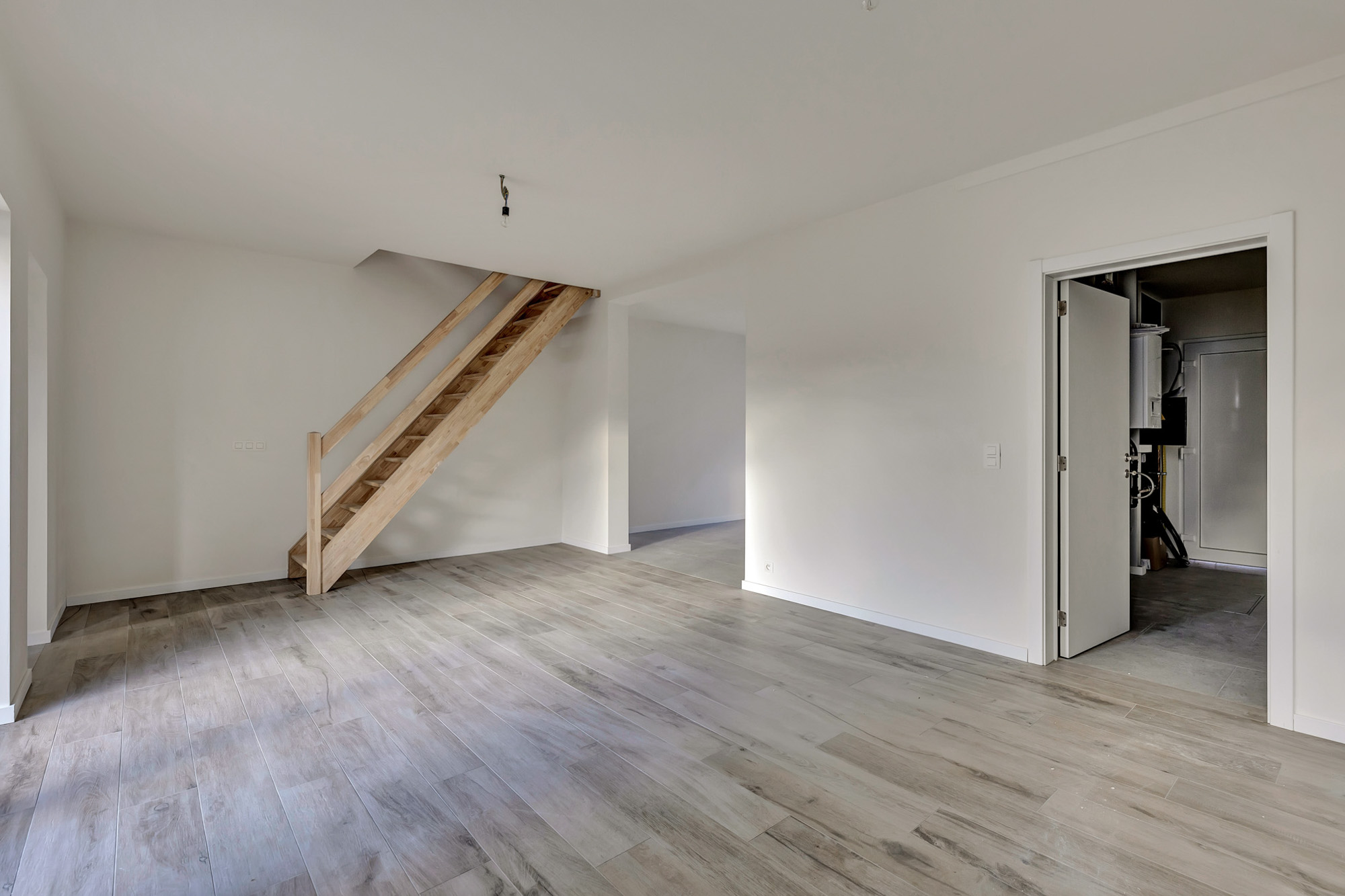 Volledig gerenoveerde woning met 4 slpks en tuin - foto 5