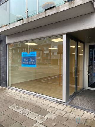 Commercial for rent in Lochristi