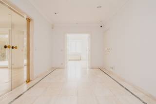 Elegance and light - Exceptional apartment with terrace at the edge of the Sonian Forest Discover this rare 267 m² apartment (according to PEB) with...