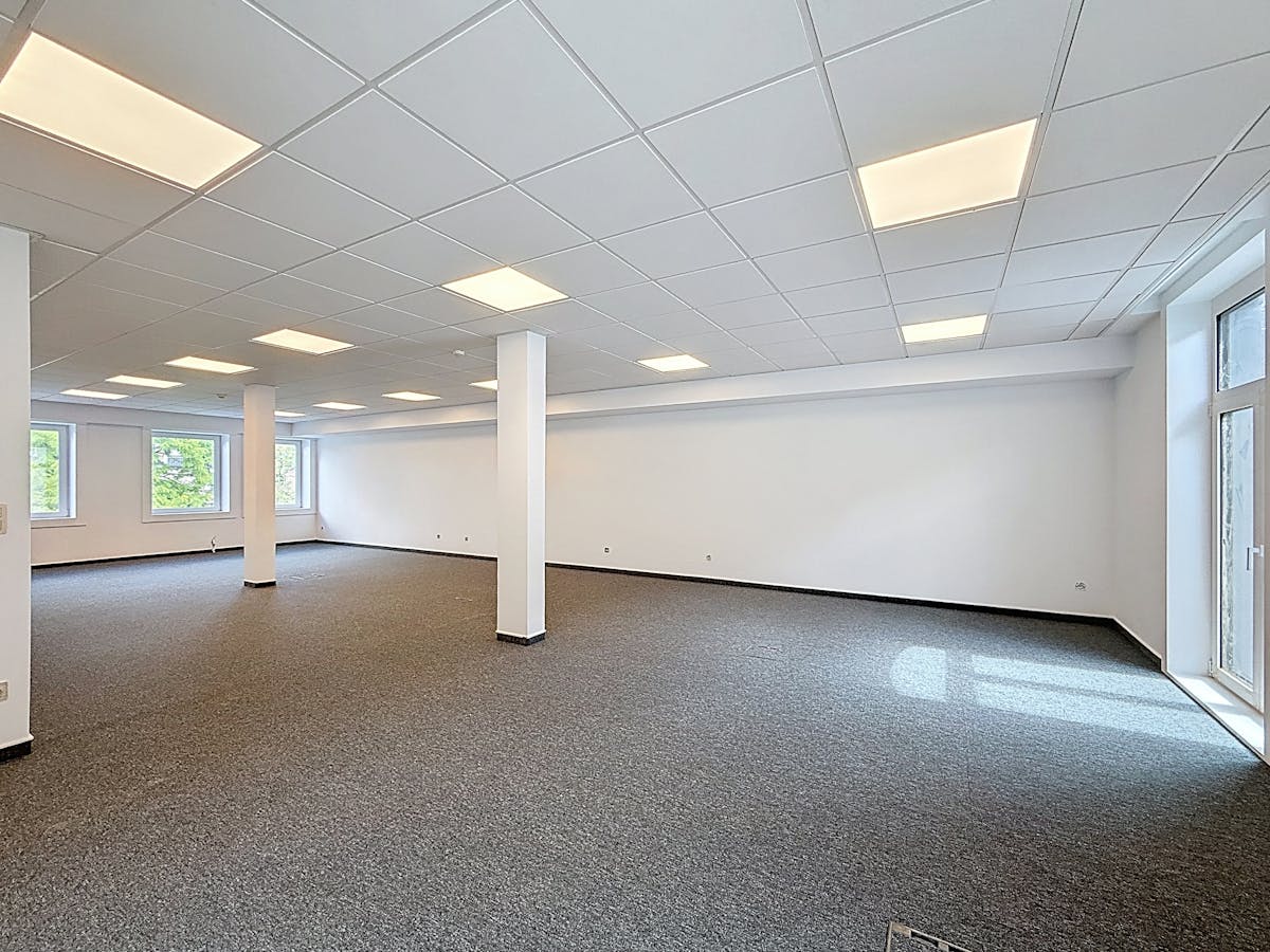 Kantoorruimtes met parking te huur in centrum van Kortrijk - foto 5