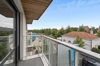 <p><strong>COUP DE CŒUR !! APPARTEMENT SPACIEUX avec 2 TERRASSES et 2 CHAMBRES.</strong><br />Finitions avec des matériaux de QUALITÉ. Possibilité d’acheter un garage box en supplément (25.000 euros). <strong>Composition :</strong> hall d’entrée, séjour lumineux avec cuisine ouverte entièrement équipée avec ÎLOT, salle de bain équipée (baignoire &amp; douche), buanderie, toilette séparée et 2 chambres. <strong>ATOUTS :</strong> double vitrage, chauffage central au gaz naturel, basse consommation énergétique. Plus d’informations et/ou visite sur rendez-vous : Immo Beguin – info@immobeguin.be</p>