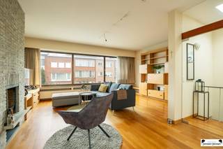 Deze lichtrijke eengezinswoning is een buitenkans voor iedereen die opzoek is naar een woning gelegen in een goede wijk in Merksem.Dankzij de...