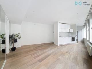 Tel : 0456 12 69 37 / E-mail : kilian.f@weinvest.beWe Invest is proud to present this beautiful 73 m² apartment, ideally located in the sought-after...