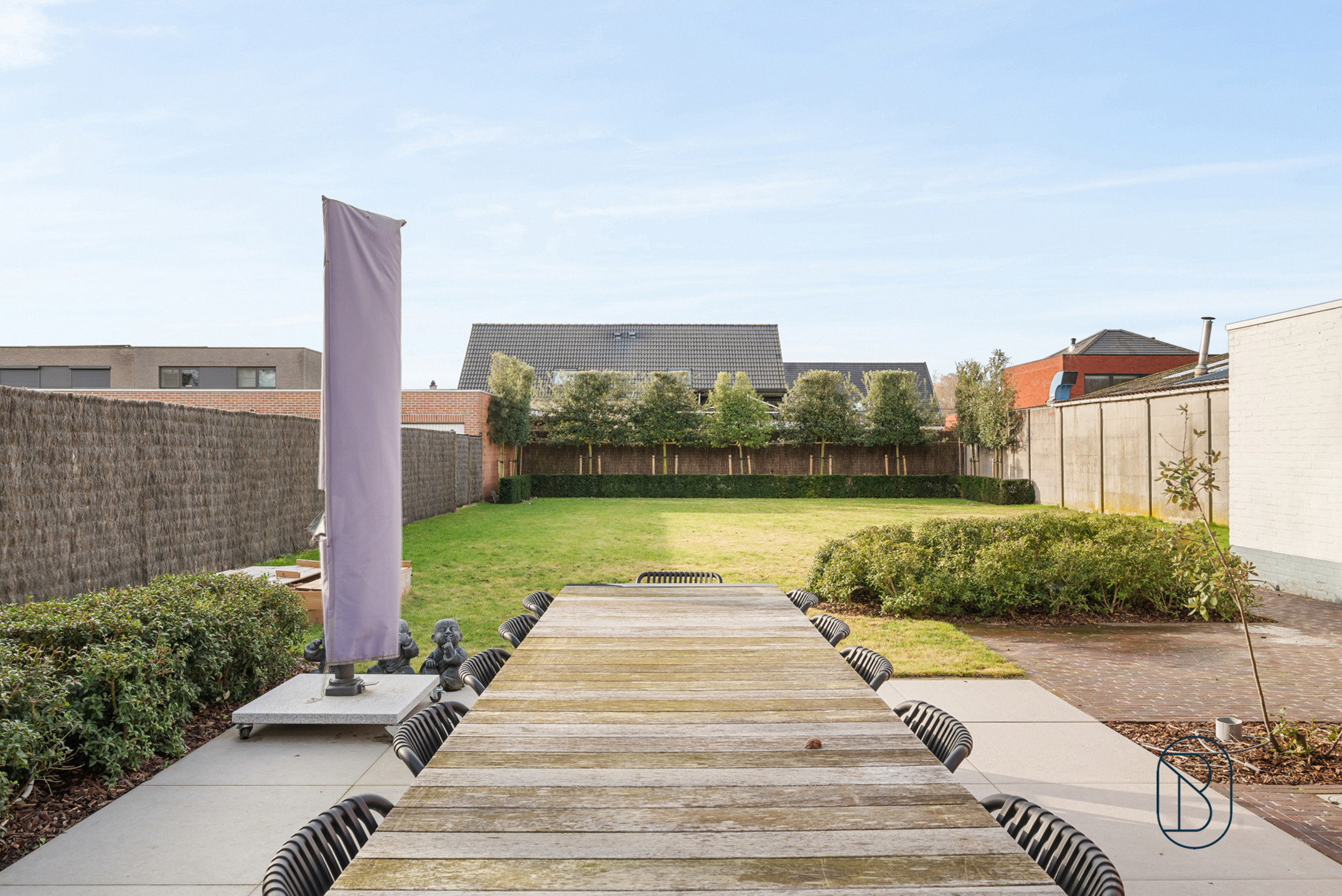 Mooi gerenoveerde villa met oprit, grote tuin en 3 slk.  - foto 4