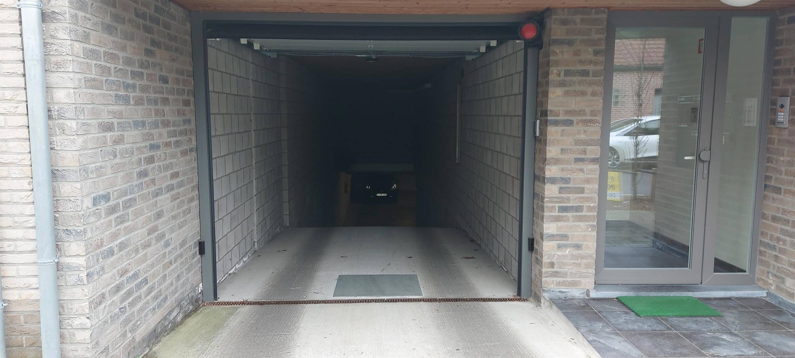 Ondergrondse staanplaats in afgesloten gebouw. - foto 2