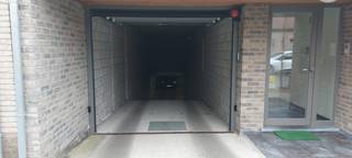 Ondergrondse parkeerplaats, genummerd 19. U kan uw auto veilig achterlaten vermits deze autostaanplaatsen zijn afgesloten met een sectionale...