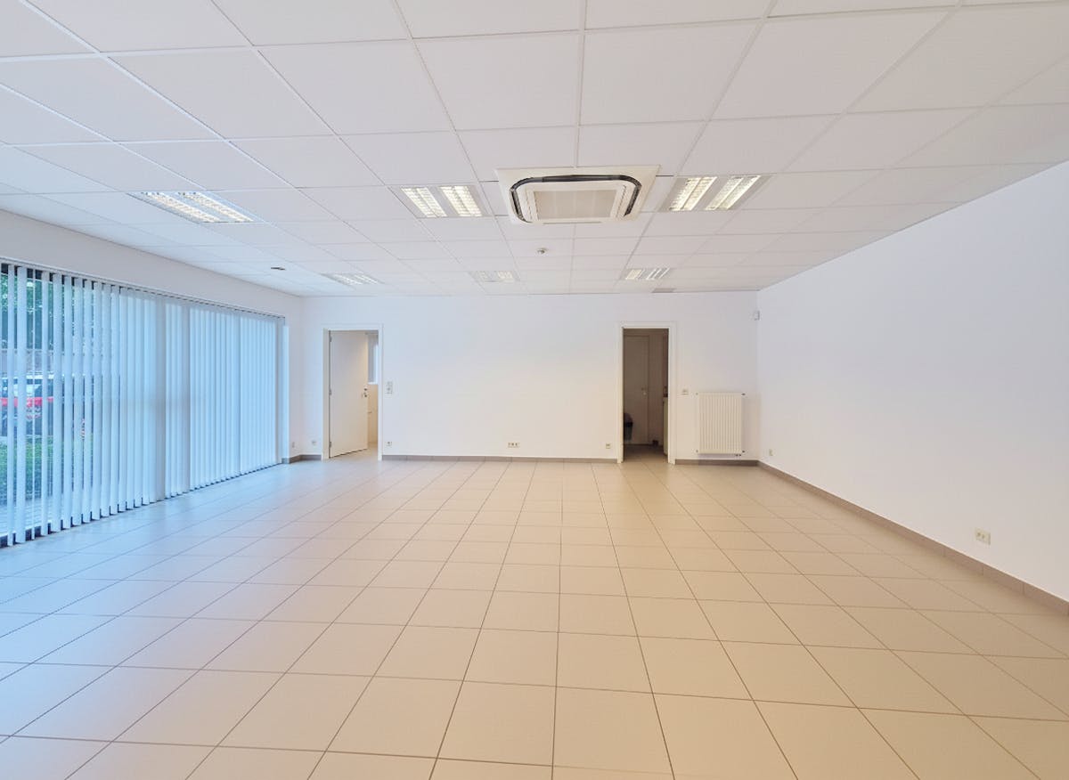 Instapklaar handelspand (94 m²) met parking te huur in Gent - foto 5