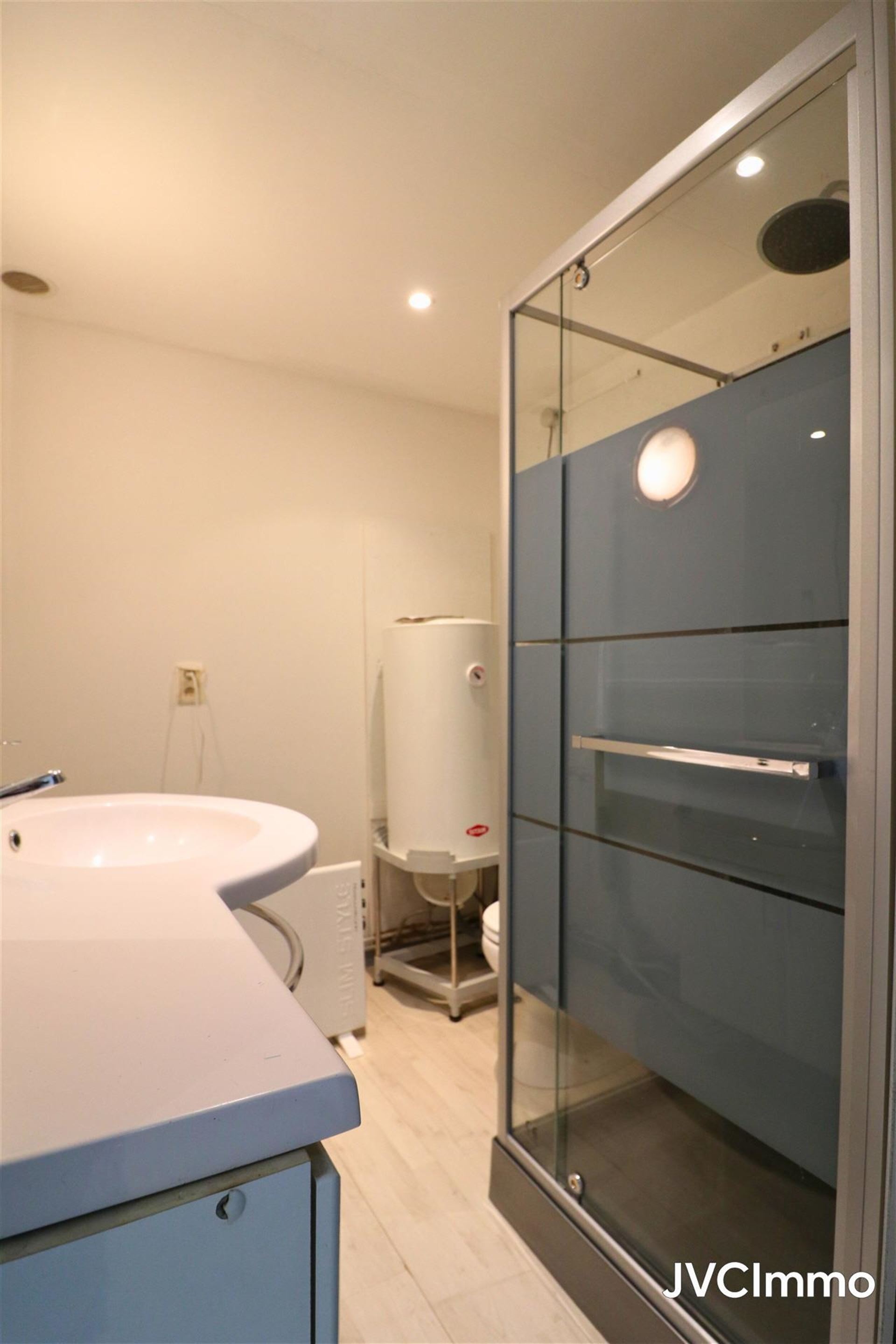 Appartement situé à proximité du centre-ville de Waremme - photo 5