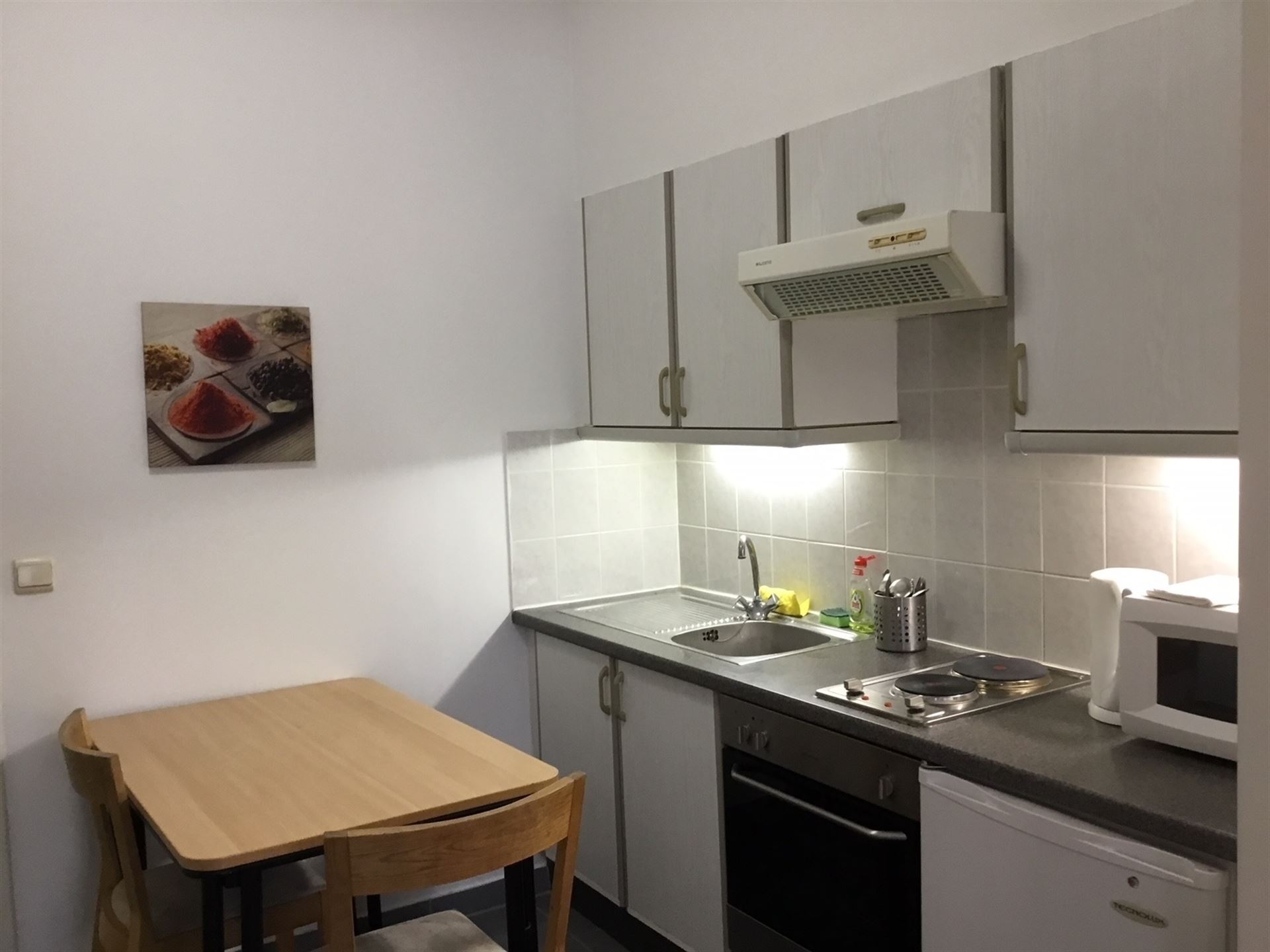 Zeer goed gelegen huis momenteel verdeeld in studio's - foto 5