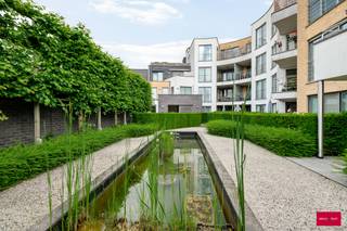 In de verzorgde residentie 'Baron du Four', gelegen ruim en stijlvol gelijkvloers appartement met mooi zuid georiënteerd terras. De royale...