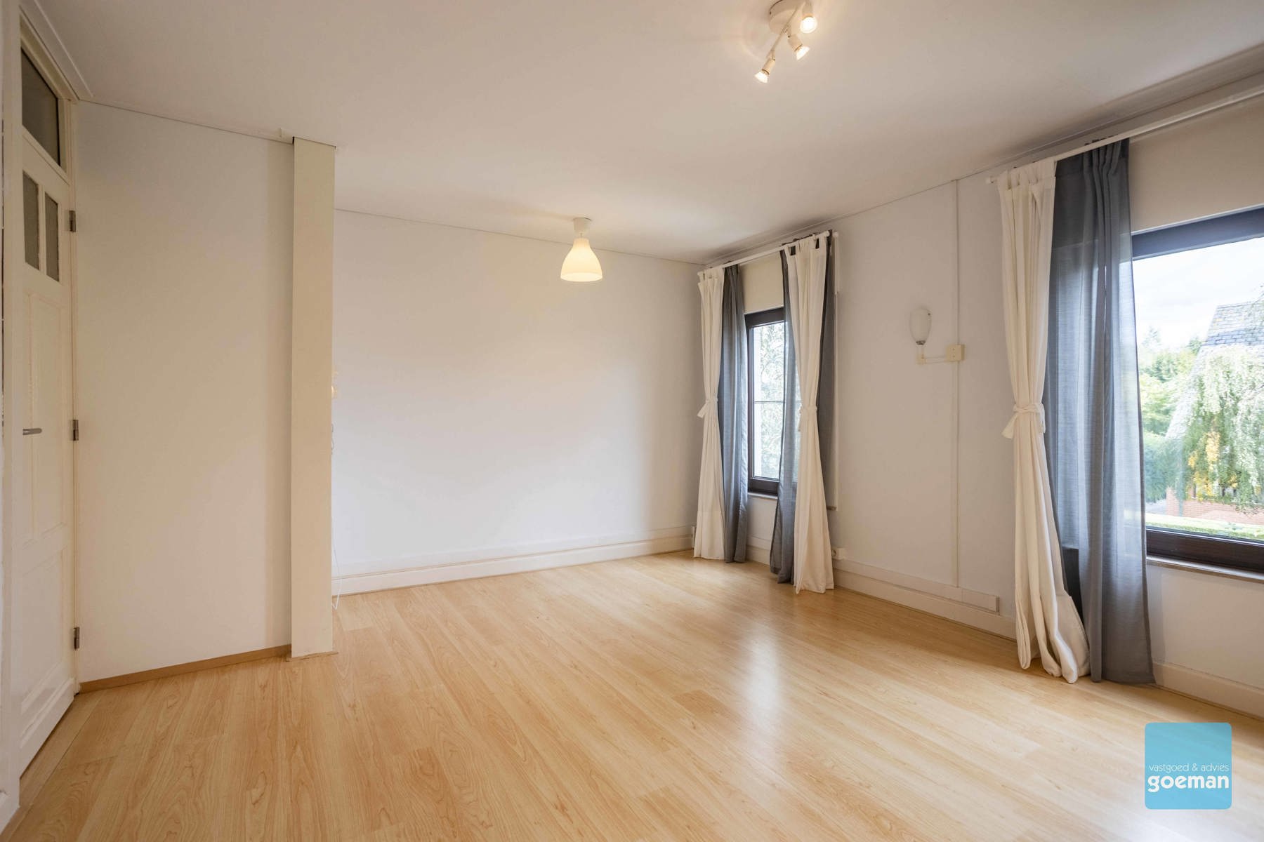 Ruime woning met mogelijkheid tot 2 woonst te Schellebelle - foto 3