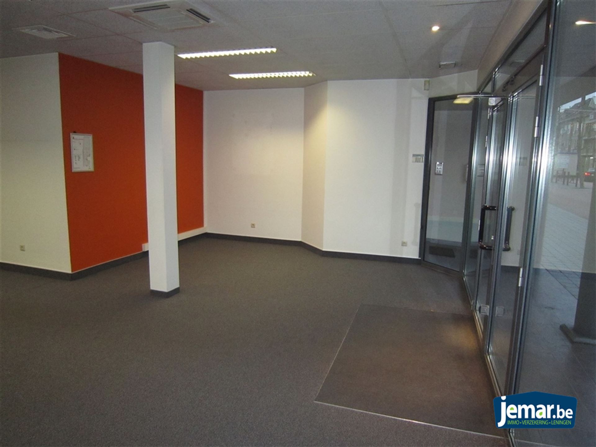 Commercial à louer à Maasmechelen - photo 4