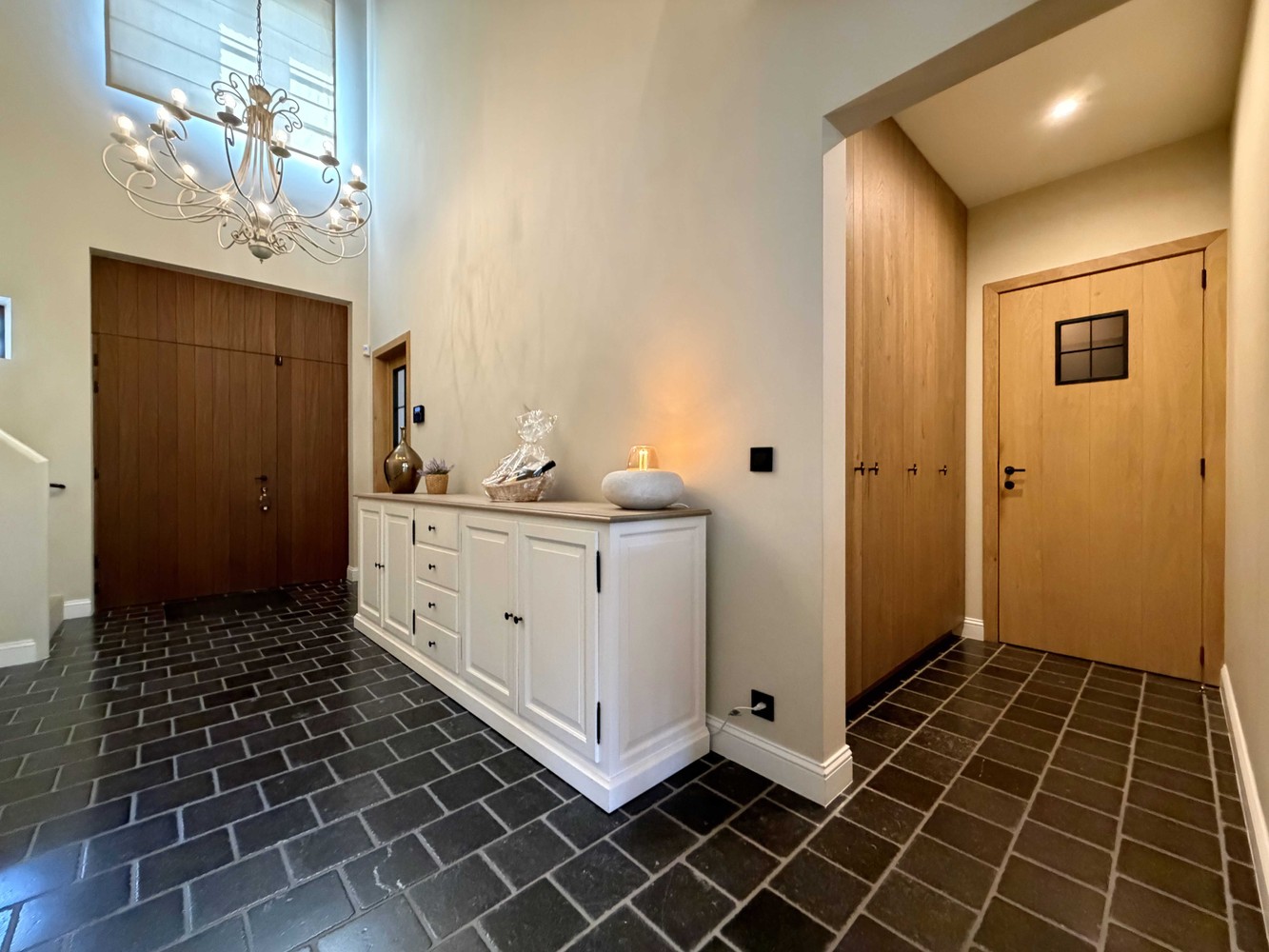 Klassevolle, recente villa (bouwjaar 2016) met hoogwaardige afwerking - foto 4