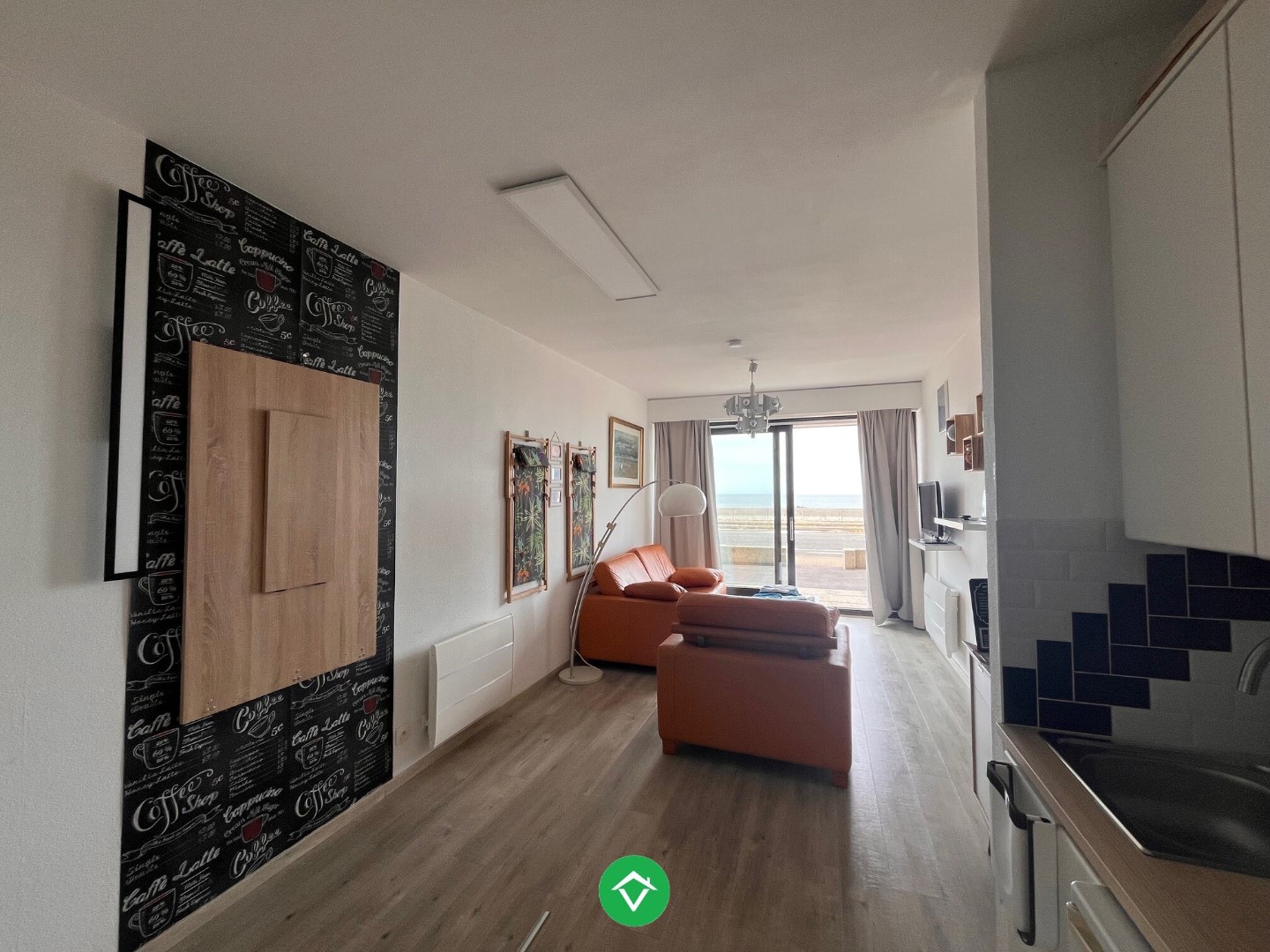 Vernieuwde gelijkvloersstudio met frontaal zeezicht, aan de dijk van Raversijde - foto 1