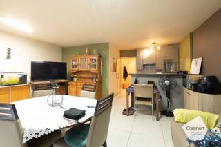 In het rustige en charmante Lombardsijde vindt u dit verzorgd appartement, gelegen in een kleinschalige residentie met lift, gebouwd in 2007;De...