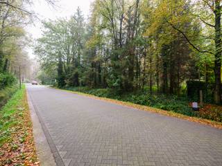 Mooi gelegen bouwgrond in een residentiële verkaveling en met een oppervlakte van 2.143 m². Geschikt voor het oprichten van een open bebouwing...