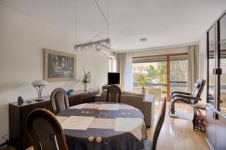 Serviceflat rustig en groen gelegen in Heverlee met vlotte verbinding naar het centrum van Leuven. Ideaal voor wie zelfstandig wil wonen...