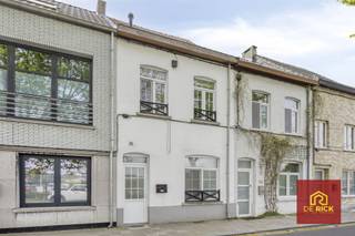 Dit instapklaar pareltje is gelegen in het centrum van de stad, op wandelafstand van de grote markt en toch niet ver van het op- en...