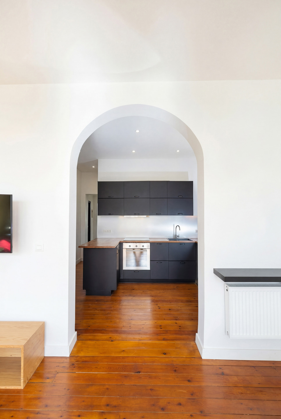 Lichtrijk gerenoveerd appartement met charme - foto 3