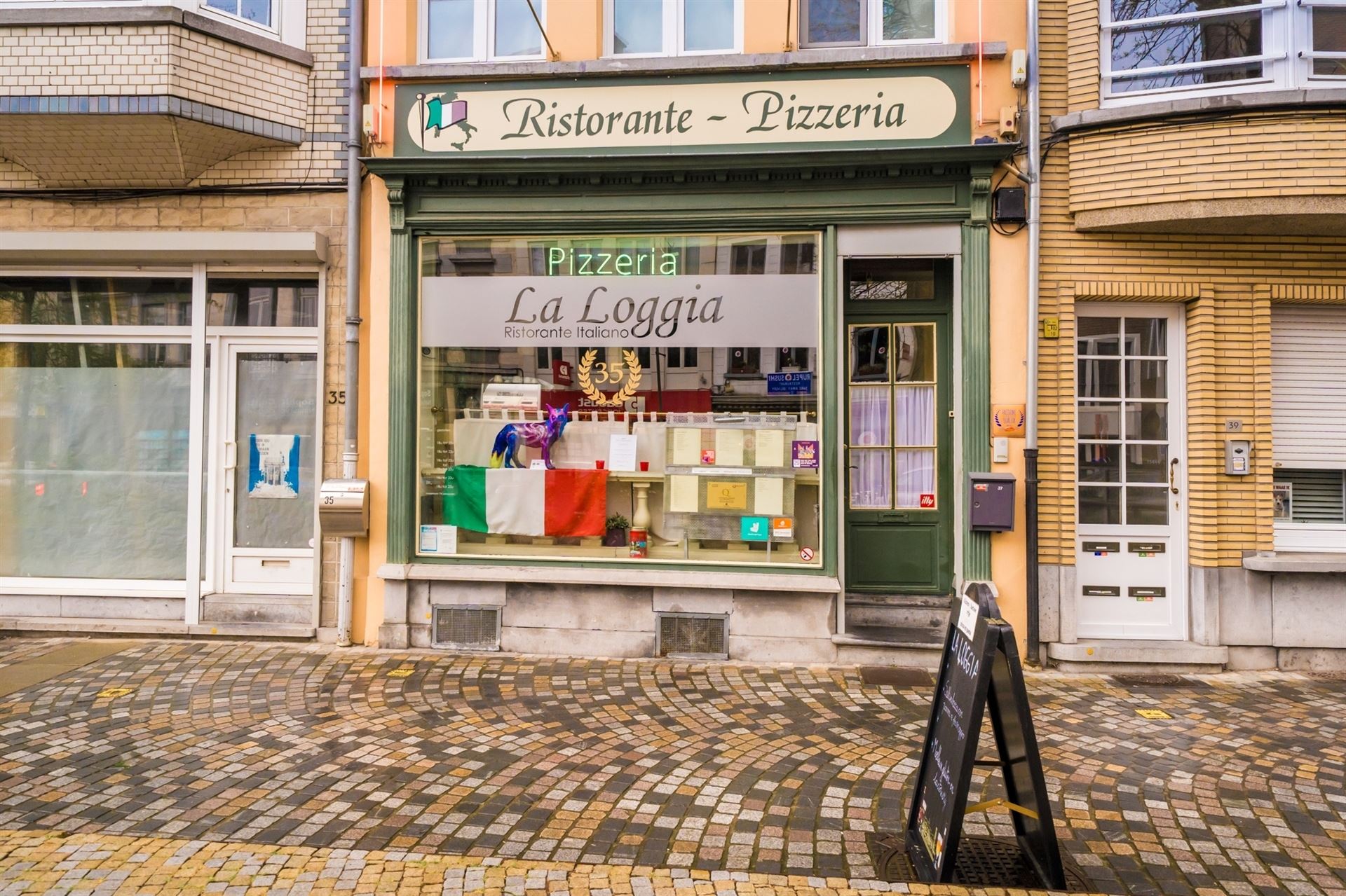 gebouw voor gemengd gebruik - photo 2