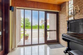 Deze gezinswoning is gelegen in de Koning-Albertstraat te Geel. Door de centrale ligging en de nabijheid van de E313 heeft de woning een zeer...