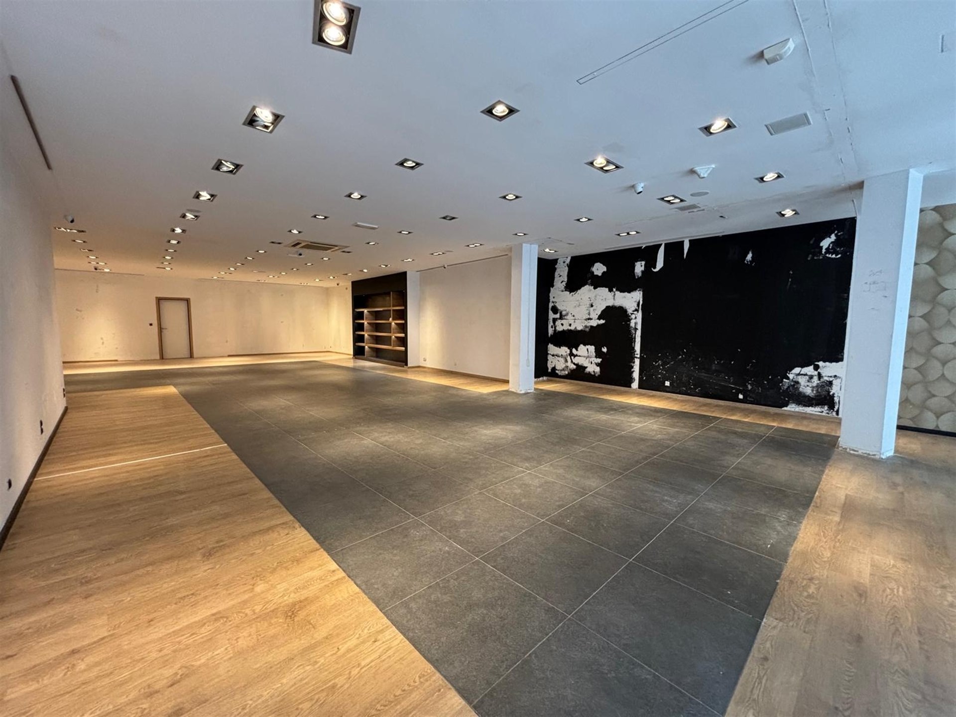Uitstekend gelegen handelspand 150m², met 137m² opslagruimte en keuken - foto 4