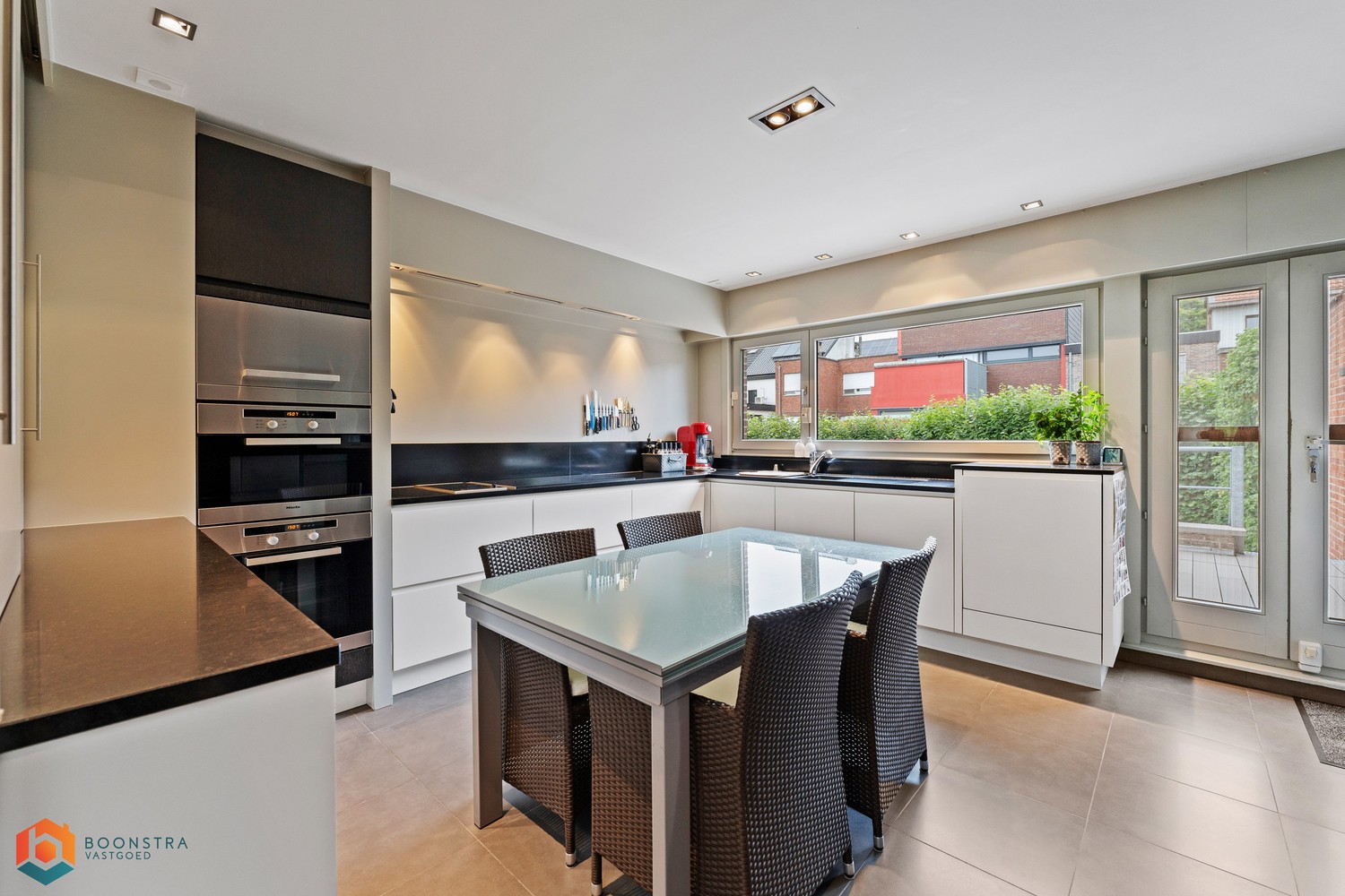 Ruime woning met dubbele praktijkruimte te Boom - foto 5