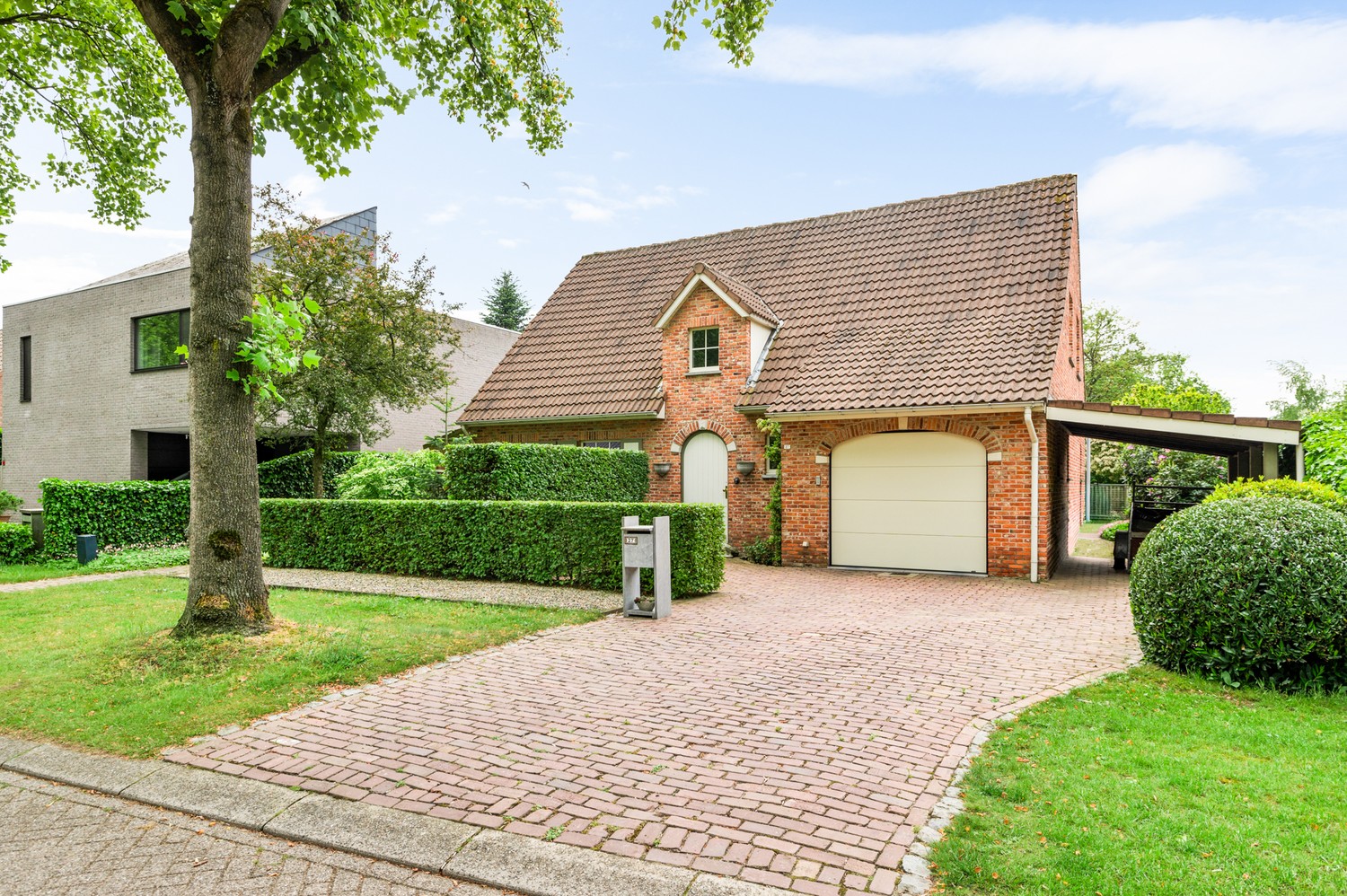 Charmante energiezuinige villa met prachtige tuin op toplocatie in Brasschaat - foto 1
