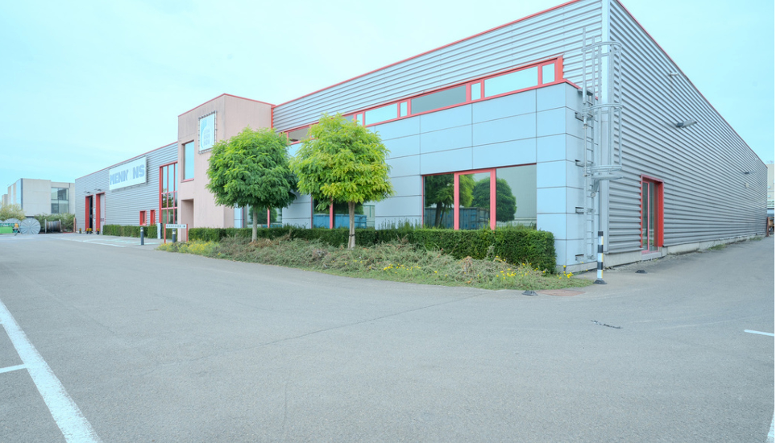 Commercial à louer à Beveren-Kruibeke-Zwijndrecht - photo 2