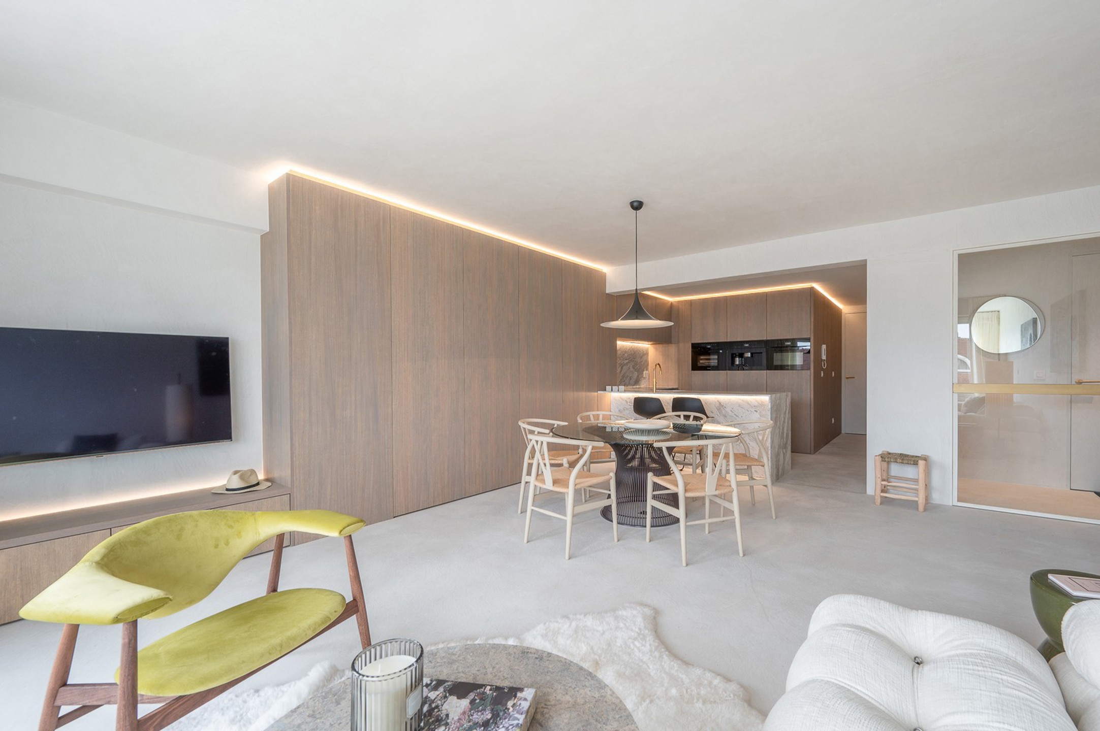 Prachtig gerenoveerd appartement met mooie zichten op een toplocatie vlakbij de winkels en het strand. - foto 3