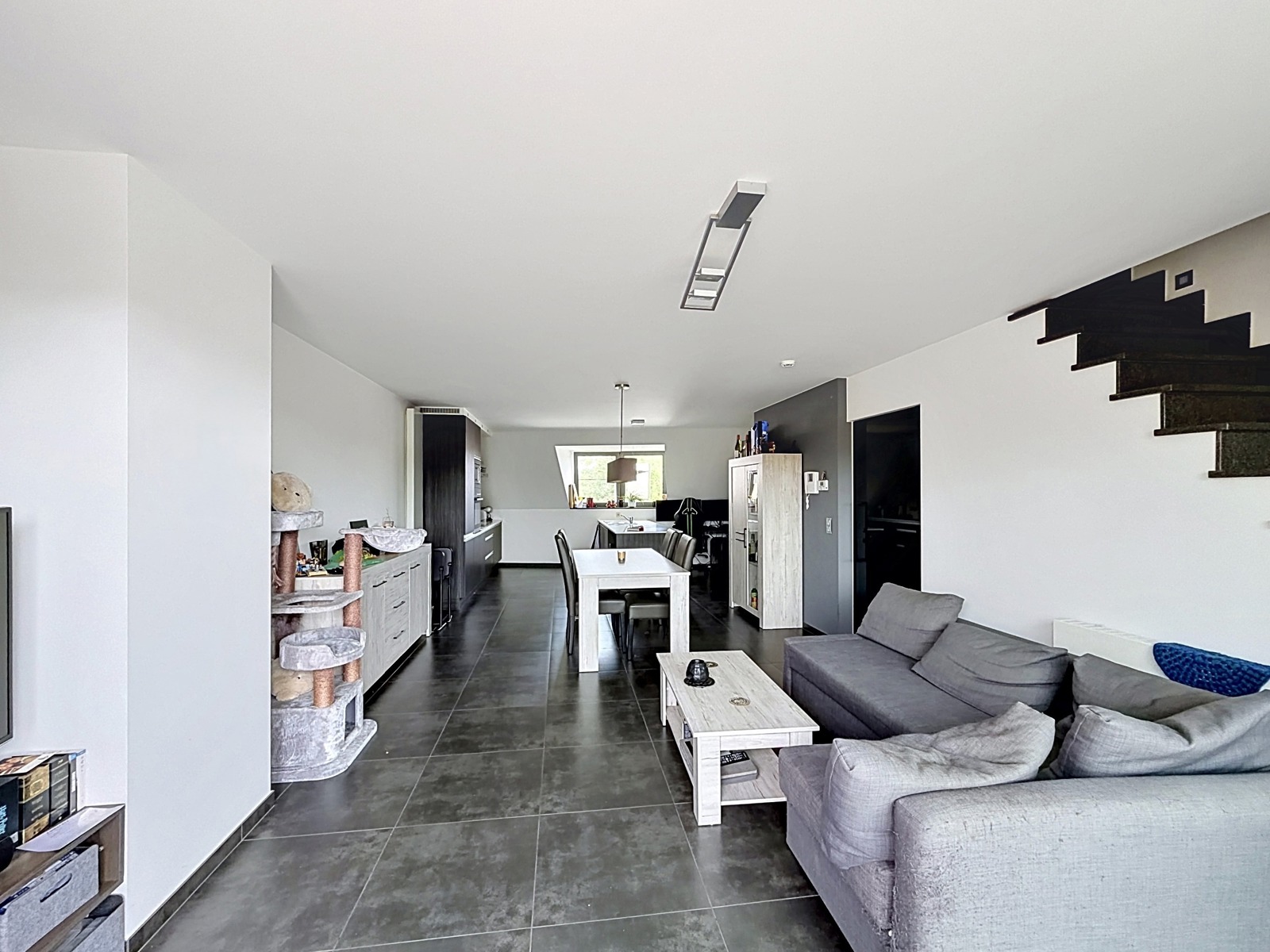 Prachtig duplexappartement met 2 SLPK, Terras & Staanplaats! - foto 4