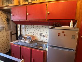 Gezellige studio op slechts 180 meter van de zeedijk. <br /><br />De leefruimte combineert wonen en slapen op een praktische manier, met een ingerichte keuken voorzien van toestellen. Badkamer met douchekuip, toilet en lavabo. <br /><br />EPC: 401kWh/(m².jaar) - Label E<br /><br />Meer info en documenten op www.immodepanne.be