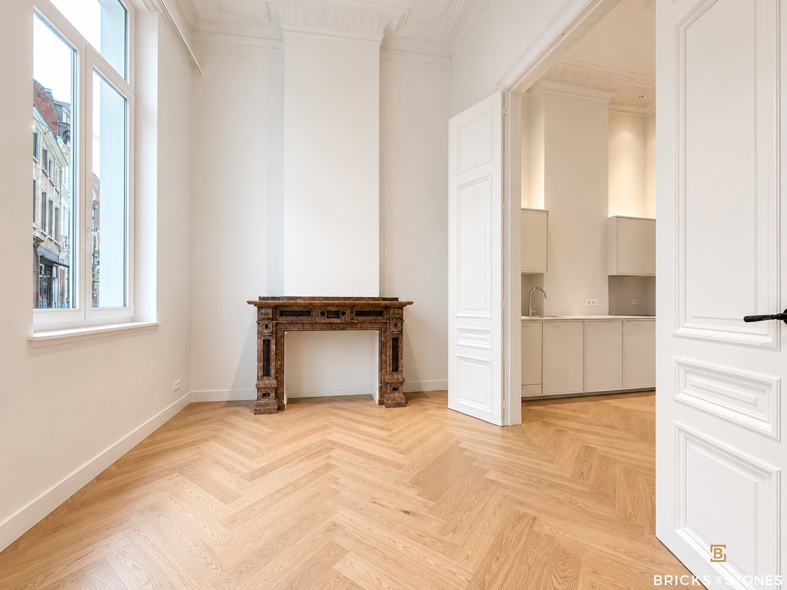 Gerenoveerd appartement met terras in historisch Antwerpen - foto 1