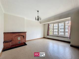 Gelegen in een rustige residentiële wijk, op een steenworp van het Karreveld, biedt dit appartement van ± 70 m² een mooie kans, zowel voor een...