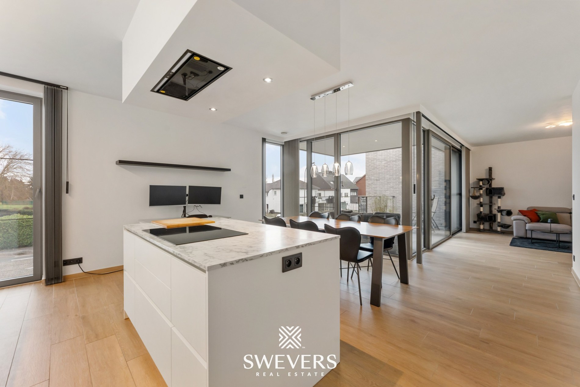 Trendy woning met 2 slpk, 2 bergingen en leuk terras (O) vlakbij centrum Zonhoven - foto 2