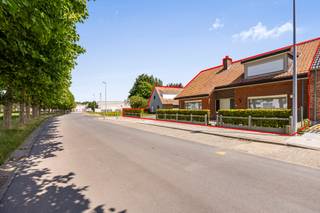 Rustig gelegen woning te Wielsbeke, gelegen op een perceel van ruim 440 m2. De woning heeft een bewoonbare oppervlakte van 198 m2 en een...