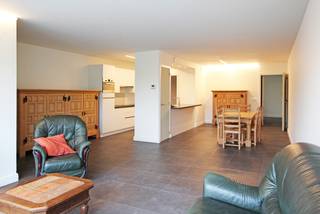 Ruim, gelijkvloers appartement met 2 slaapkamers, terras en een autostaanplaats! Op deze centrale locatie in Pulderbos bevindt zich dit recent,...