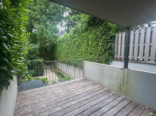 Instapklaar duplex-appartement met 3 slaapkamers en tuin! Het appartement bevindt zich op wandelafstand van alle nodige faciliteiten zoals openbaar...