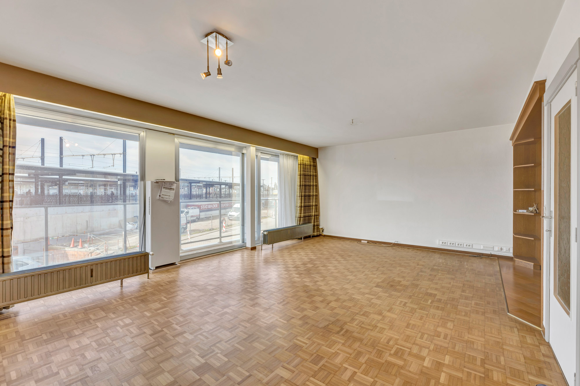 Ruim appartement aan het treinstation te Denderleeuw - foto 4