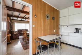 Deze te renoveren bungalow is gelegen op een toplocatie, op korte afstand van scholen, winkels en invalswegen.De woning ligt in een rustige,...